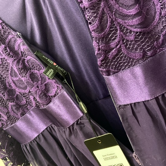 Plum floor length lace and chiffon formal dress. NWT - Picture 3 of 4